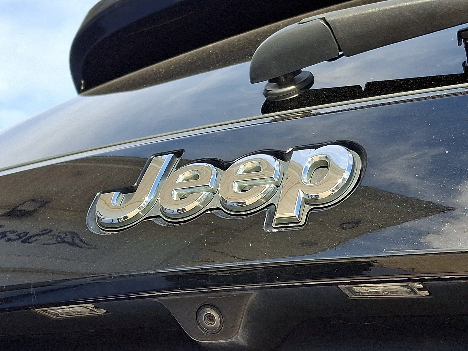 Used 2017 Jeep Grand Cherokee Laredo w/ Quick Order Package 23E AWD/4WD image 28