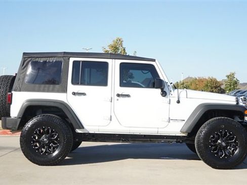 Used 2018 Jeep Wrangler Unlimited Sport S image 10