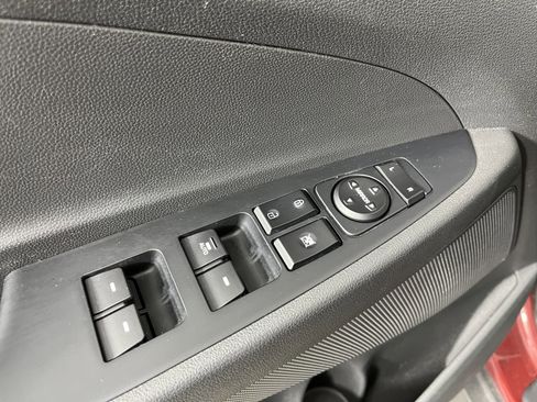 Used 2019 Hyundai Tucson Value AWD/4WD image 18