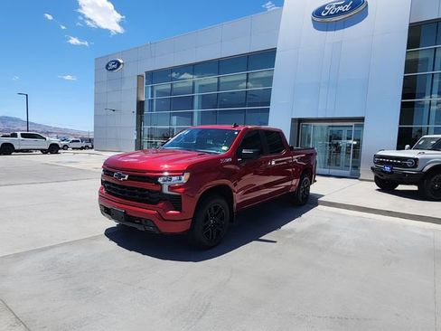 Used 2022 Chevrolet Silverado 1500 RST w/ Z71 Off-Road Package AWD/4WD image 1