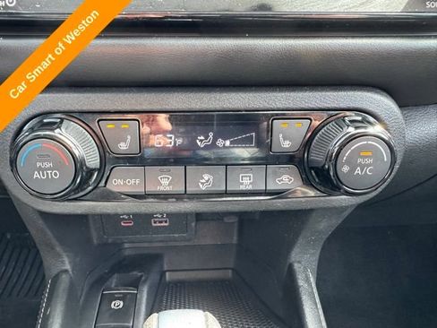 Used 2023 Nissan Kicks SR w/ SR Premium Package FWD image 22