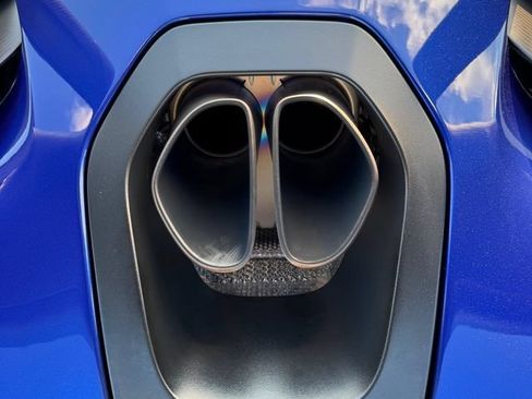 Used 2019 McLaren Senna RWD image 9