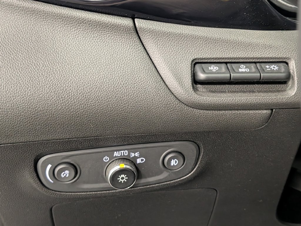 Used 2020 Buick Encore GX Essence w/ Advanced Technology Package AWD/4WD image 25