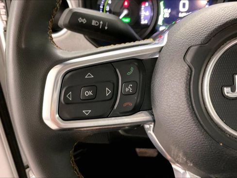 Used 2024 Jeep Wrangler Unlimited Sahara AWD/4WD image 11