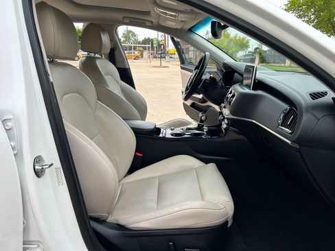 Used 2018 Kia Stinger Premium RWD image 21