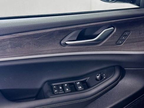 New 2025 Jeep Grand Cherokee Limited image 18