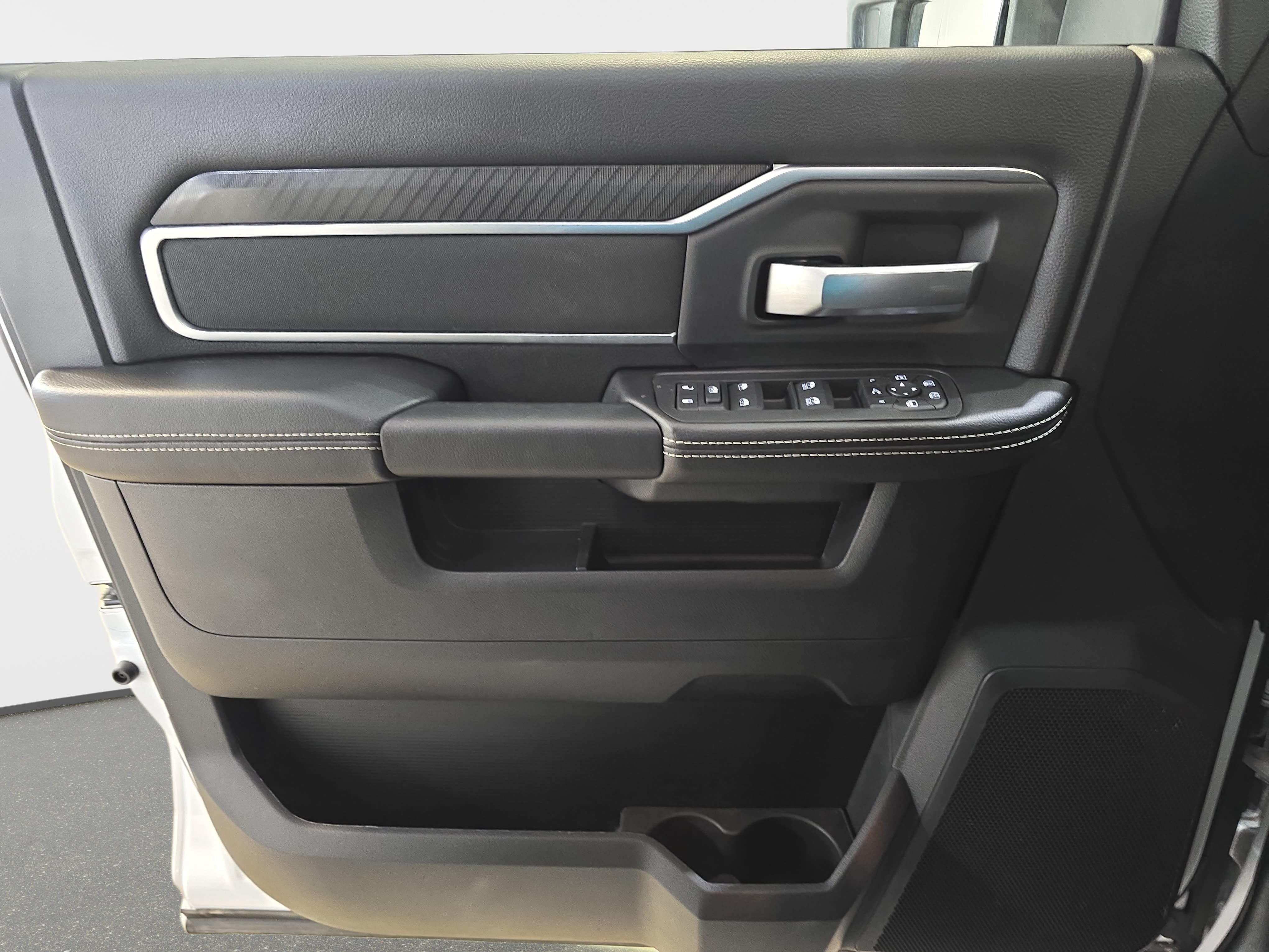 New 2026 RAM 3500 Big Horn AWD/4WD image 24