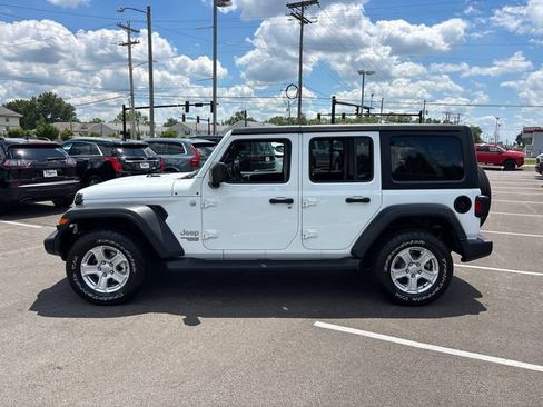 Used 2018 Jeep Wrangler Unlimited Sport S AWD/4WD image 3
