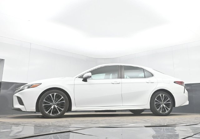 Used 2018 Toyota Camry SE FWD image 30