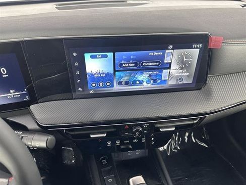 New 2025 Nissan Kicks SR image 26