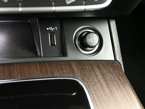 Used 2024 Audi Q5 2.0T Premium w/ Convenience Package image 14