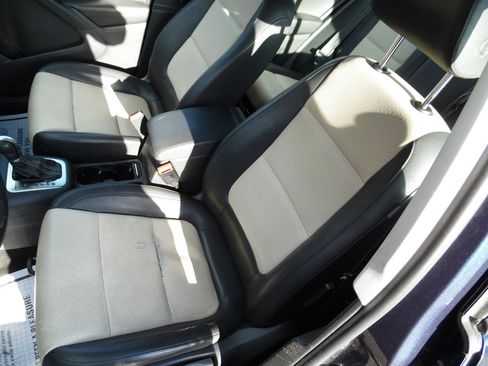 Used 2016 Volkswagen Tiguan S image 10