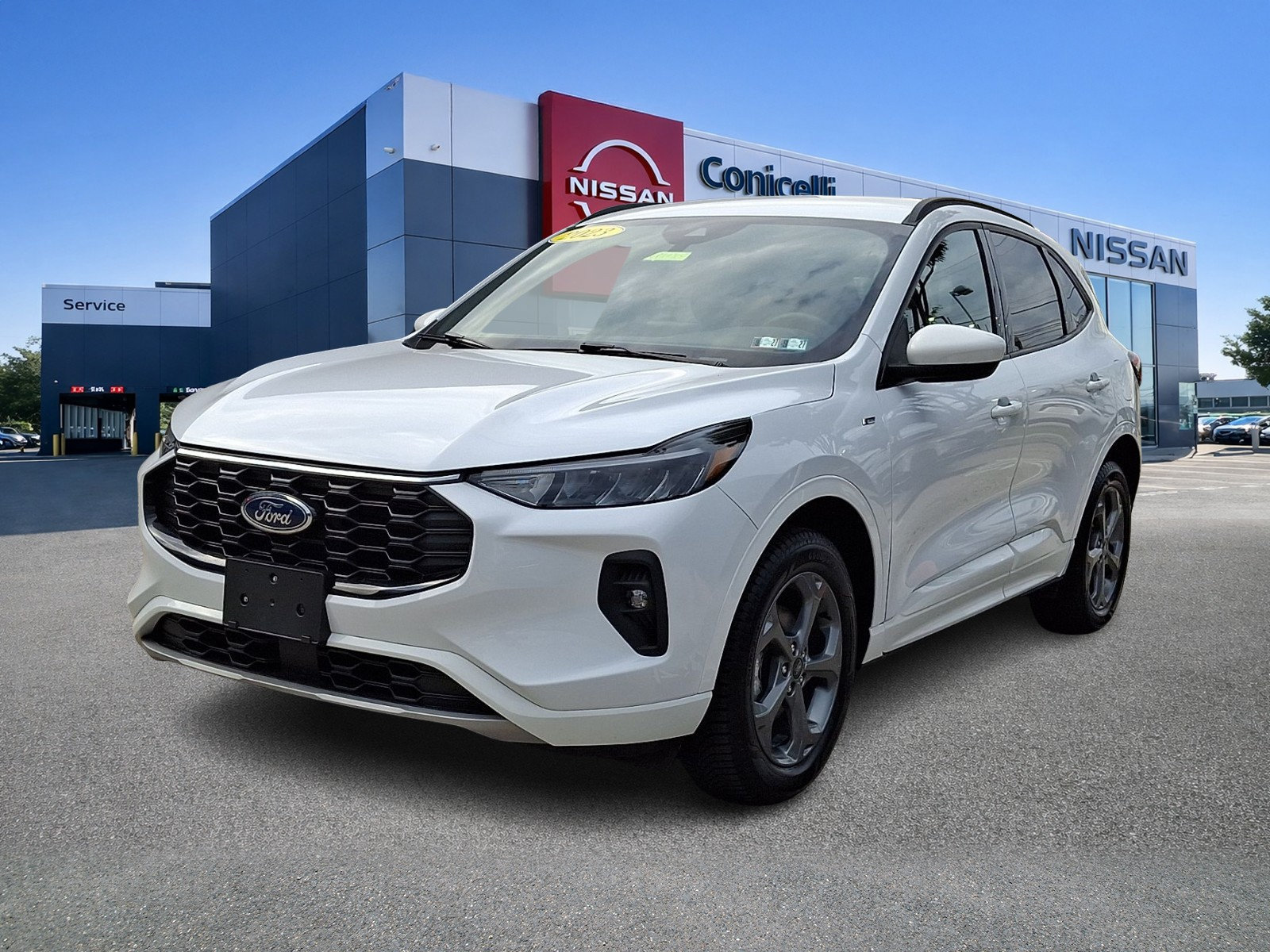 Used 2023 Ford Escape ST-Line Select AWD/4WD image 3