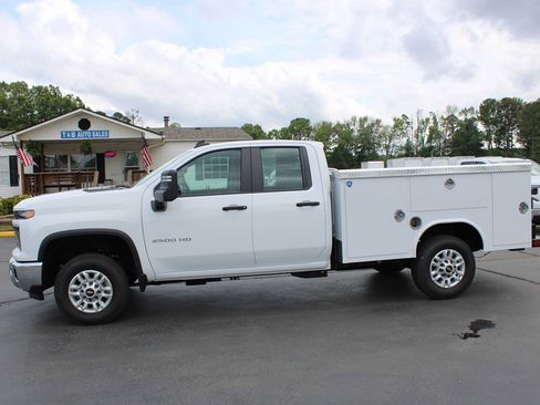 Used 2025 Chevrolet Silverado 2500 W/T w/ WT/CX Safety Package AWD/4WD image 6