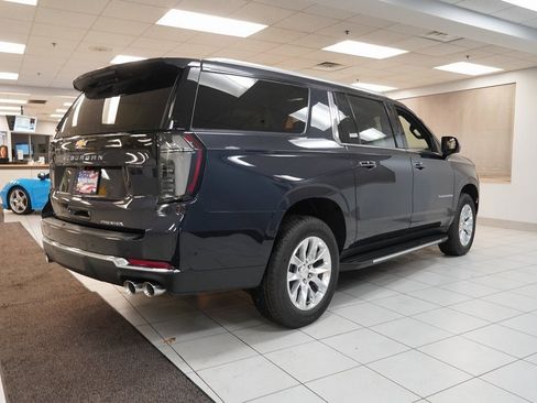 New 2025 Chevrolet Suburban Premier image 16