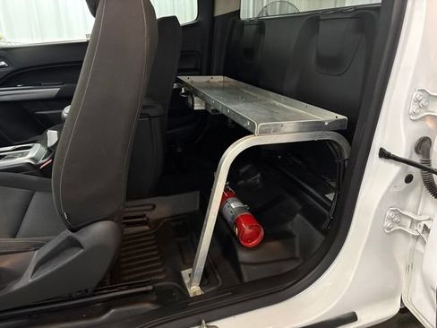 Used 2021 Chevrolet Colorado LT w/ Fleet Safety Package RWD image 19