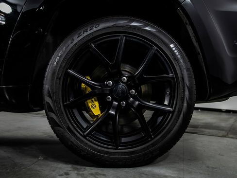 Used 2018 Jeep Grand Cherokee Trackhawk AWD/4WD image 10
