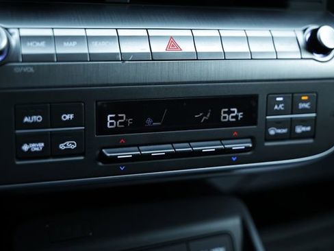 Used 2024 Hyundai Kona SEL FWD image 38
