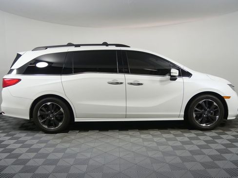 Used 2022 Honda Odyssey Elite image 2