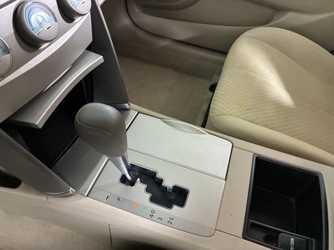 Used 2009 Toyota Camry LE image 18