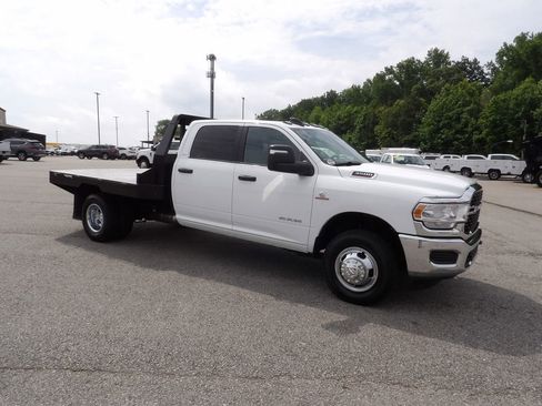 Used 2024 RAM 3500 SLT w/ Quick Order Package 2YG SLT AWD/4WD image 10