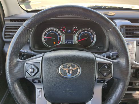 Used 2019 Toyota 4Runner SR5 image 18