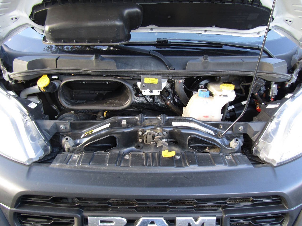Used 2024 RAM ProMaster 2500 w/ Premium Convenience Group FWD image 25