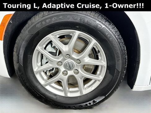 Used 2024 Chrysler Pacifica Touring-L image 32