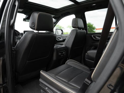 Used 2021 Chevrolet Tahoe Premier AWD/4WD image 23