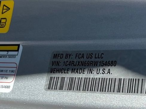 Certified 2024 Jeep Wrangler Unlimited AWD/4WD image 34