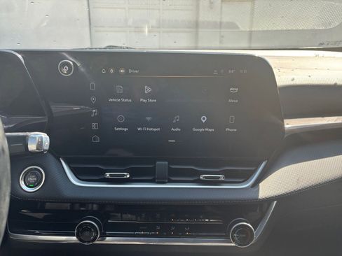 Used 2025 Chevrolet Equinox LT FWD image 17