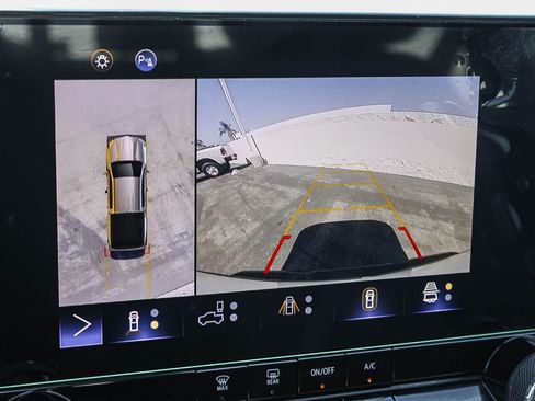 Used 2024 Chevrolet Colorado Trail Boss w/ Technology Package image 23