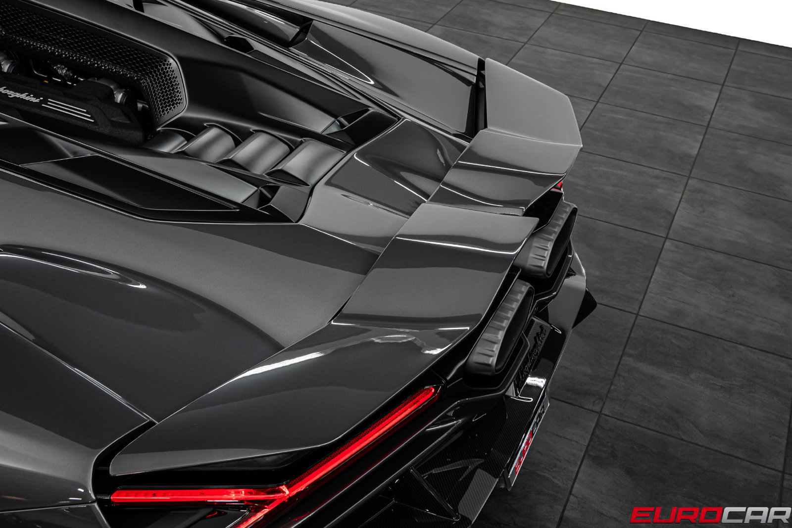 Used 2025 Lamborghini Revuelto AWD/4WD image 23