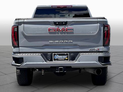 Used 2024 GMC Sierra 2500 AT4 w/ Technology Package AWD/4WD image 5