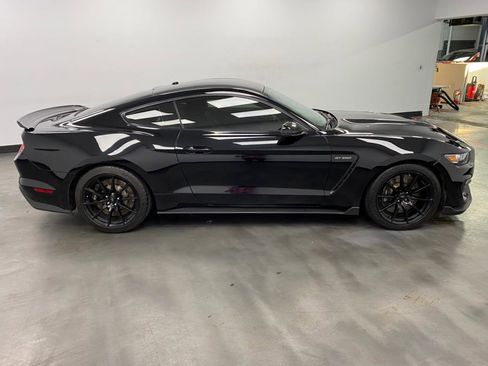Used 2017 Ford Mustang Shelby GT350 image 7