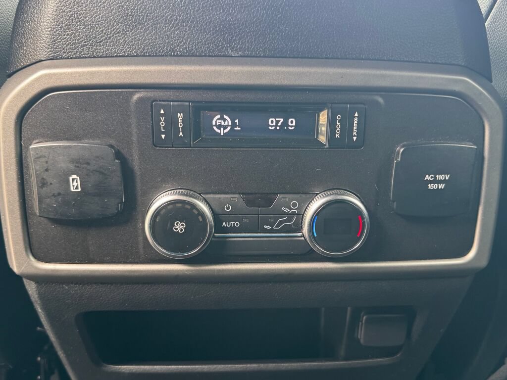 Used 2018 Ford Expedition Max XLT w/ Equipment Group 202A AWD/4WD image 18