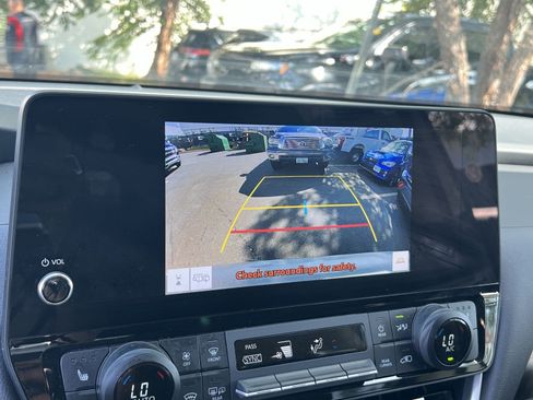 Used 2025 Toyota Grand Highlander AWD image 18