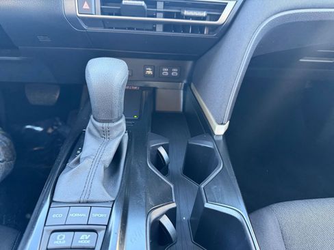 Used 2025 Toyota Camry LE image 40