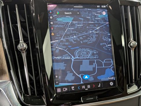 Used 2024 Volvo S90 B6 Ultimate image 31