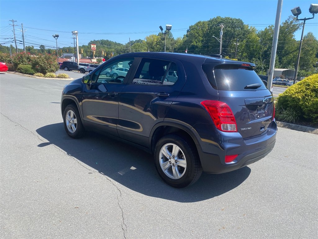Used 2019 Chevrolet Trax LS w/ Tint and Cruise Package AWD/4WD image 4
