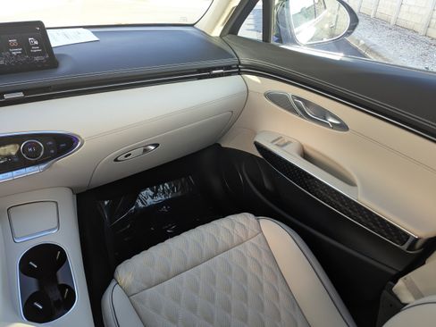 Used 2025 Genesis GV70 3.5T Sport w/ Sport Prestige Package image 14