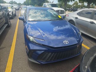 Used 2025 Toyota Camry SE w/ Multimedia Upgrade Package FWD video 2