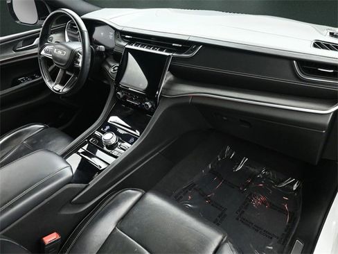 Used 2021 Jeep Grand Cherokee L Overland w/ Advanced Protech Group III image 23