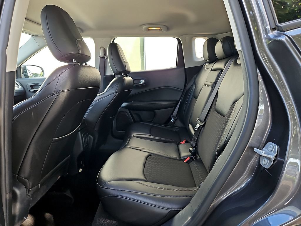 Used 2018 Jeep Compass Latitude w/ Popular Equipment Group AWD/4WD image 11