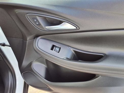 Certified 2024 Buick Encore GX Preferred FWD image 25
