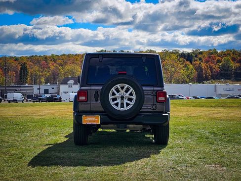 Certified 2023 Jeep Wrangler Sport S image 5