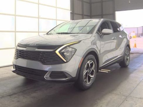 Used 2023 Kia Sportage LX FWD image 2