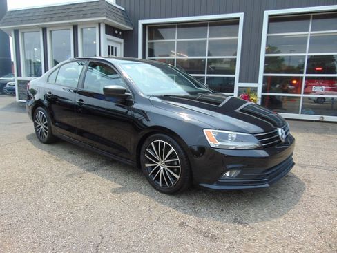 Used 2016 Volkswagen Jetta Sport FWD image 6