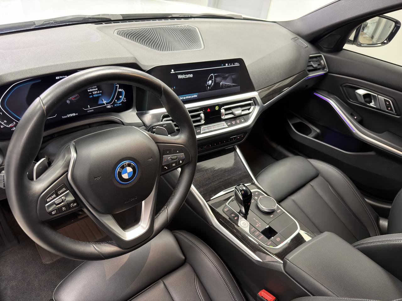 Used 2022 BMW 330e xDrive w/ Driving Assistance Package AWD/4WD image 27