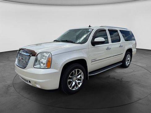 Used 2014 GMC Yukon XL Denali RWD image 4